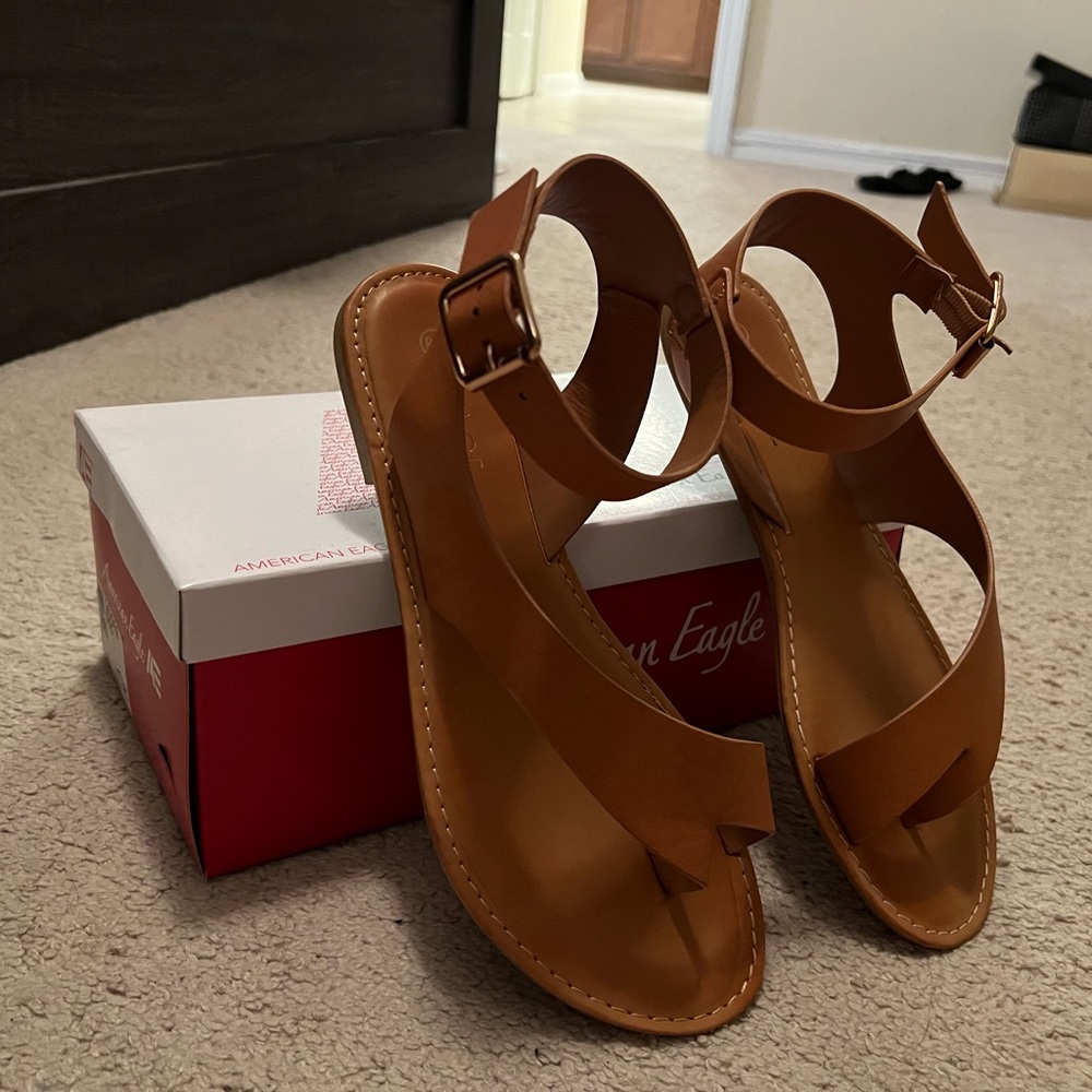Rouge! Tan Sandals Minimalist Design